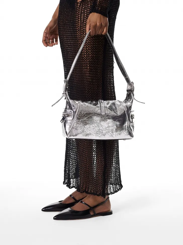Sac à main en cuir métallisé argenté