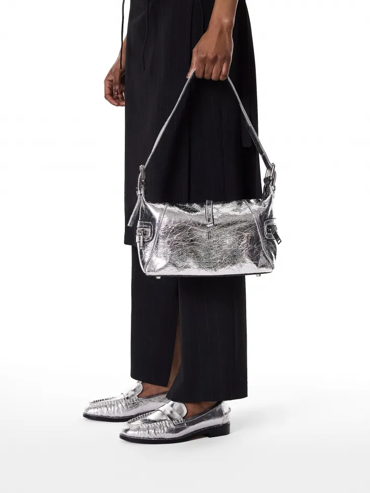 Sac à main en cuir métallisé argenté